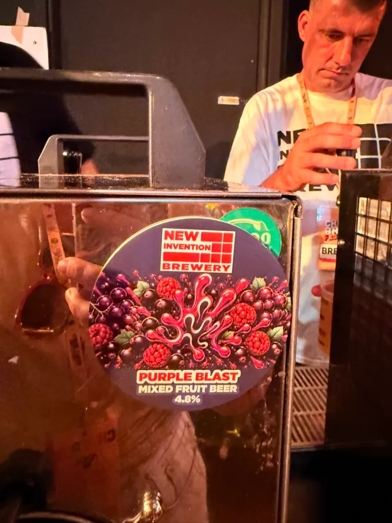 New Invention Brewery pump clip for Purple Blast mixed fruit beer, 4.8%